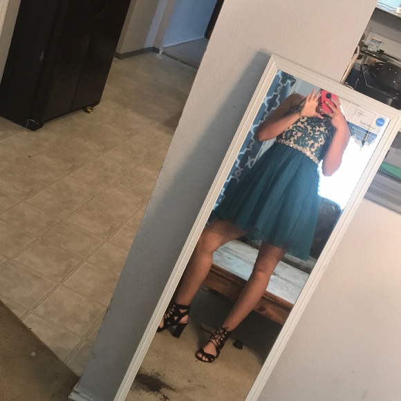 Emerald green dress worn once for my homecoming - Picture 1 of 8